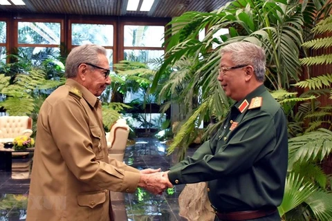 Le Vietnam et Cuba renforcent leurs liens dans la défense