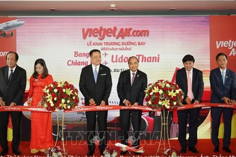 Le PM Nguyen Xuan Phuc assiste à l’inauguration de nouvelles lignes aériennes en Thaïlande