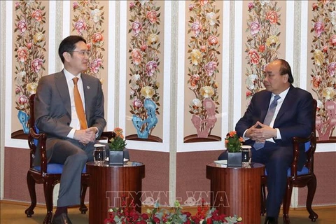 Le PM vietnamien Nguyen Xuan Phuc reçoit le vice-président du groupe Samsung