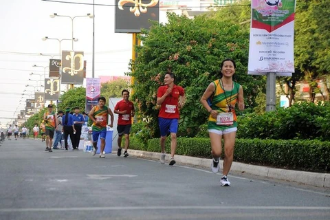 Plus de 2.000 sportifs en lice à un tournoi de marathon à Can Tho 