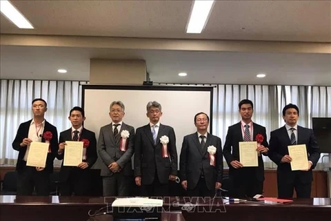 Construction : Quatre Vietnamiens honorés en tant qu'excellents travailleurs étrangers au Japon