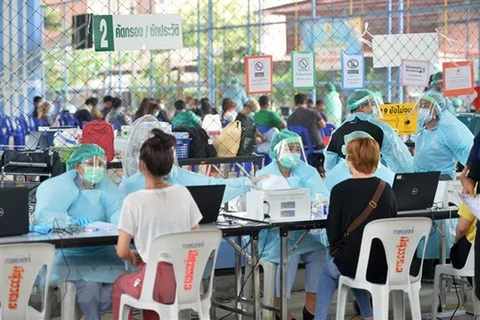 COVID-19: le système de santé thaïlandais s'efforce d'éviter le risque de surcharge