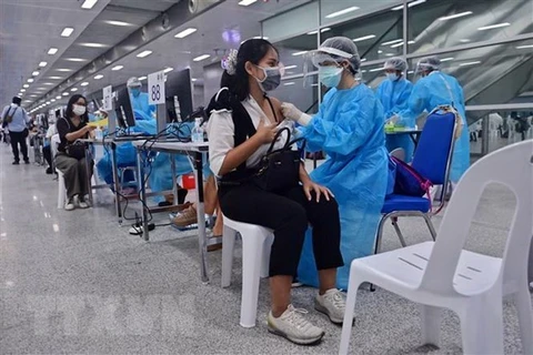 COVID-19 : la Thaïlande lance de nouvelles mesures pour freiner l'épidémie