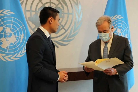 Hanoï demande au secrétaire général de l'ONU de soutenir la mise en œuvre de l'action climatique