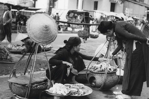 Vernissage de l'exposition ‘’Marchands ambulants’’ à Hô Chi Minh-Ville