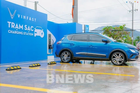 VinFast et Petrolimex lancent un service de recharge de véhicules électriques