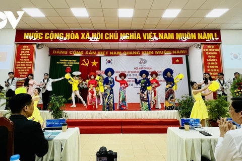 Journée des cultures vietnamienne et sud-coréenne à Can Tho