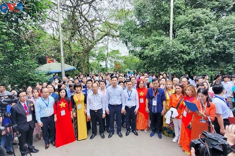 Les Viet- kieu de 23 pays célèbrent la fête des rois Hung 2023