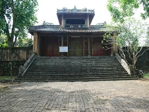 Hue : restauration du tombeau du roi Dong Khanh