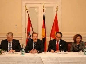 Le vice-PM Nguyen Thien Nhan en visite en Allemagne 