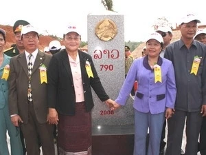 Construction de 18 bornes à la frontière avec le Laos 