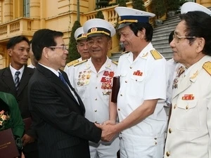 Le président reçoit des vétérans de la "Piste Ho Chi Minh maritime"