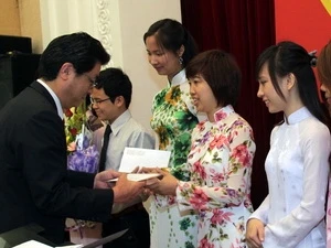 Remise de bourses Fuyo à de brillants étudiants 