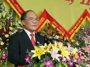 Le président de l'AN Nguyen Sinh Hung à la cérémonie de commémoration du 180e anniversaire de la fondation de Ha Tinh