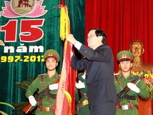 Le président Truong Tan Sang a remis l'"Ordre Ho Chi Minh" à la province de Quang Nam. (Photo: Nguyen Khang/AVI)