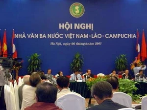 La 4e conférence des écrivains Vietnam-Laos-Cambodge. (Source: vannghequandoi.vn)