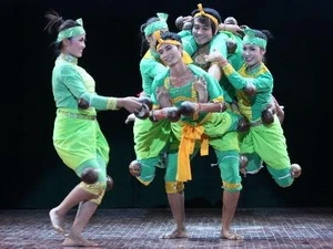 Un spectacle de danse cambogienne à Hanoi (Photo: Minh Quyen/AVI).