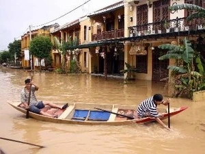 Les inondations à Hoi An, province de Quang Nam en novembre 2011. (Source: VNA)