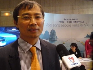 M.Le Dung - directeur du bureau de représentation de Vietnam Airlines en France et du bureau régional en France. Photo : Tien Nhat/VNA
