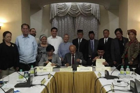 Le gouvernement philippin et le MILF signent un accord crucial de partage du pouvoir. (Source: gmanetwork.com)