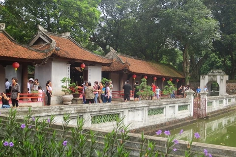 Le temple de la Littératire, une des destinations incontournables des touristes à Hanoi. Photo : Mai Huong/VNA 