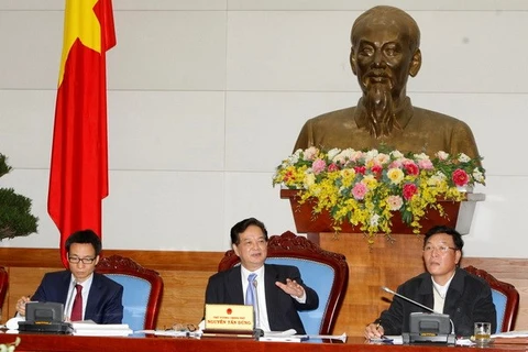 Le Premier ministre Nguyen Tan Dung (centre) préside la 2e session du Conseil national de l’éducation et du développement de ressources humaines. (Source: VNA)