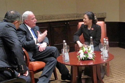 La vice-ministre vietnamienne des AE Nguyên Phuong Nga et le ministre palestinien des AE Riyad mal-Malikji (Source: VNA)