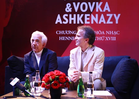 Vladimir et Vovka Ashkenazy (Source: Internet)