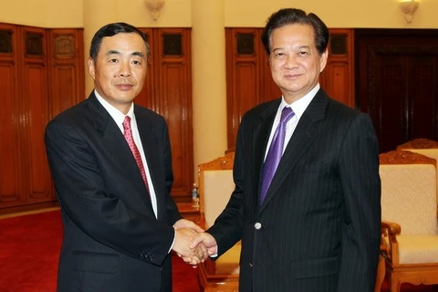 Le Premier ministre Nguyen Tan Dung et l'ambassadeur de Chine, M. Kong Xuanyou. Photo : VNA