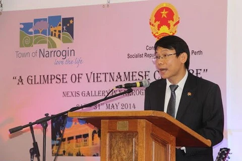 Le consul général Le Viet Duyen à cette cérémonie.
