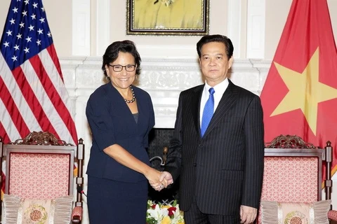 Le Premier ministre Nguyen Tan Dung et la Secrétaire américaine au commerce, Mme Penny Pritzker. Photo : VNA