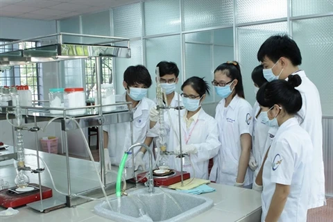 Le pays compte un grand nombre de jeunes scientifiques passionnés et créatifs. Photo : VNA