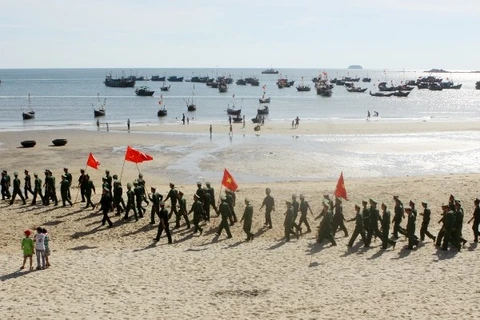 Toute la communauté se mobilise pour la protection de la souveraineté de la mer et des îles de la Patrie. Photo : VNA