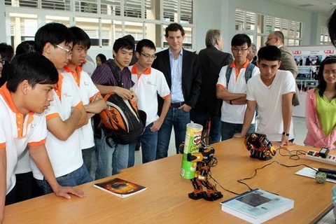 Les étudiants de l'université Vietnam-Allemagne en 2012. Photo : VNA