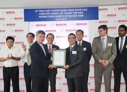 Remise de la licence d'investissement pour le projet d'usine de Bosch à Dông Nai.