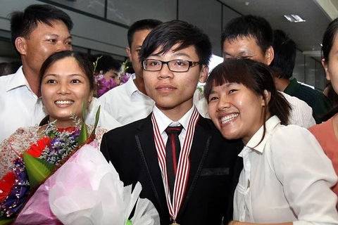 Cao Ngoc Thai du lycée d'excellence Phan Boi Chau de la province de Nghe An. Photo/VNA