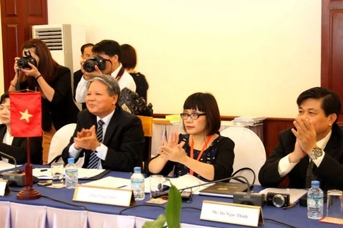 La délégation du ministère vietnamien de la Justice effectue une visite au Laos. Photo : VNA