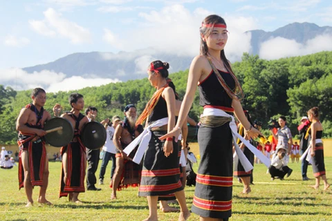 Quang Nam : Ouverture du festival culturel et sportif des ethnies minoritaires. Photo : Net