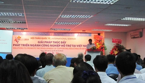 Colloque “Solutions pour promouvoir le développement de l’industrie auxiliaire au Vietnam”, le 18 septembre à Hô Chi Minh-Ville. (Source : VNA)