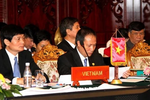 La délégation vietnamienne participe à la 32e conférence ministérielle de l'ASEAN sur l'Energie. Photo : VNA