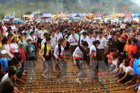 La première fête culturelle de l'ethnie Thai 2014 s'est achevée dimanche 28 décembre dans la province montagneuse de Lai Chau (Nord) avec une kyrielle d'activités culturelles. Photo : VNA