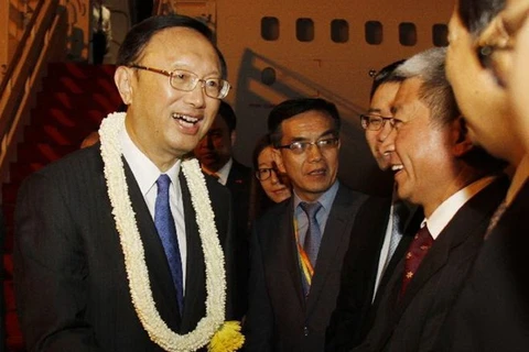 Le conseiller d'Etat chinois Yang Jiechi vient à Phnom Penh, le 29 décembre. Photo: Xinhua