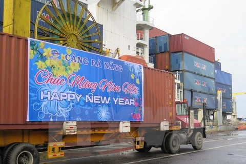 Le port de Da Nang a manutentionné plus de 6,02 millions de tonnes de marchandises en 2014, représentant une augmentation de 9,5% sur un an. Photo : VNA