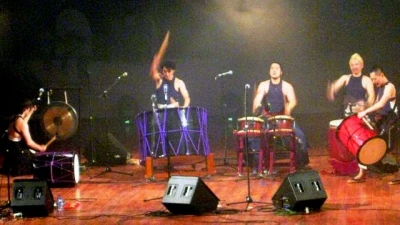 Réprésentation de la troupe de tambours japonais Bati-Holic.