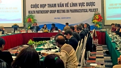 Réunion entre le ministère de la Santé et ses partenaires internationaux sur le domaine pharmaceutique, 22 janvier à Hanoi. (Source : VNA)