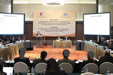 Séminaire sur la présentation du premier rapport biennal du Vietnam sur le changement climatique, tenu le 23 janvier à Hanoi.