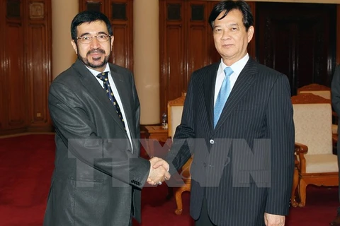 Le PM Nguyen Tan Dung et le nouvel ambassadeur du Sultanat d’Oman. (Source: VNA)