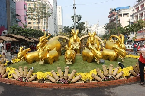 La rue florale et le Festival du livre d'Hô Chi Minh-Ville, qui se sont achevés le 22 février, ont attiré environ 1,5 million de visiteurs. (Source : VNA)
