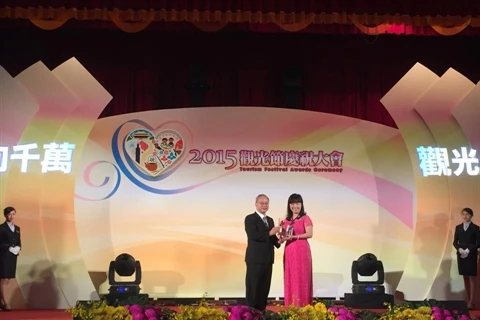 Le représentant de Vietravel, lors de la cérémonie de remise du prix du “Tourisme de Taïwan 2014”, le 3 mars 2015, à Taipei. (Source : VNA)