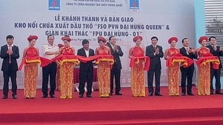 La cérémonie d'inauguration et de livraison du dépôt pétrolier flottant en présence du vice-premier ministre Hoàng Trung Hai. Photo: VOV. 